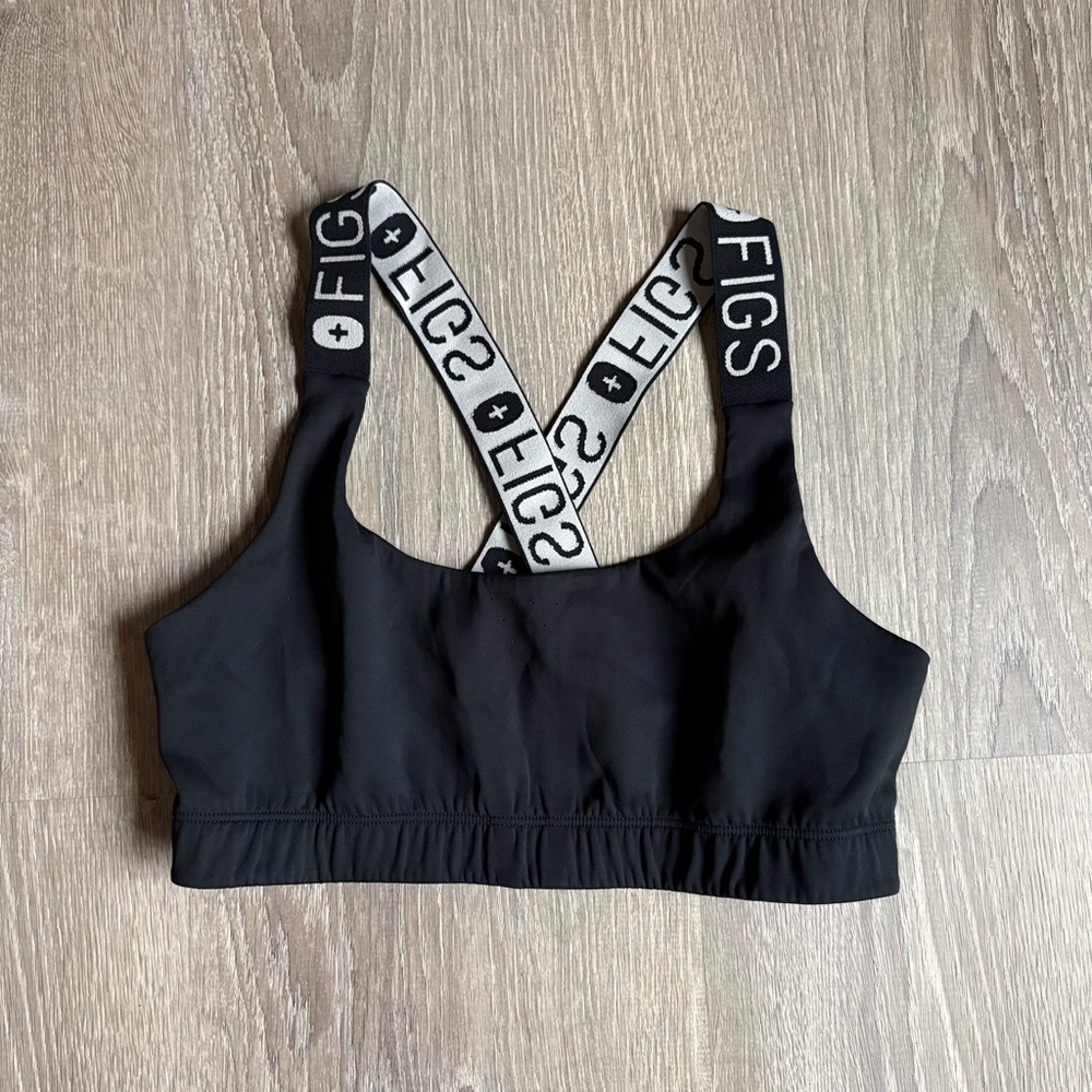 Figs 300 Performance Sports Bra